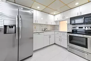 5700 NW 2nd Ave, Boca Raton, FL 33487 - Photo 12