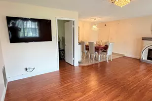 320 Lake Dora Dr, West Palm Beach, FL 33411 - Photo 4