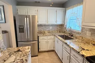 320 Lake Dora Dr, West Palm Beach, FL 33411 - Photo 12