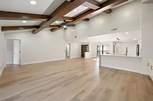 37 Edinburgh Dr, Palm Beach Gardens, FL 33418 - Photo 4