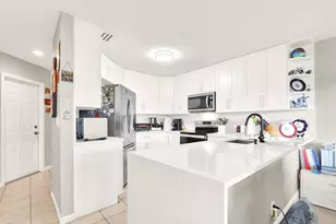 944 Imperial Lake Rd, West Palm Beach, FL 33413 - Photo 6