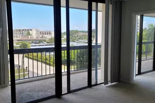 2425 Presidential Way, West Palm Beach, FL 33401 - Photo 2