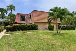 217 Live Oak Ln, Boynton Beach, FL 33436 - Photo 1