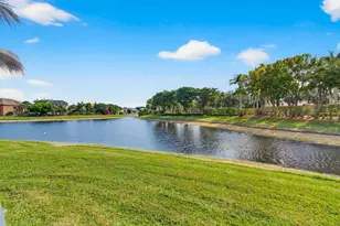 3415 Collonade Dr, Wellington, FL 33449 - Photo 4