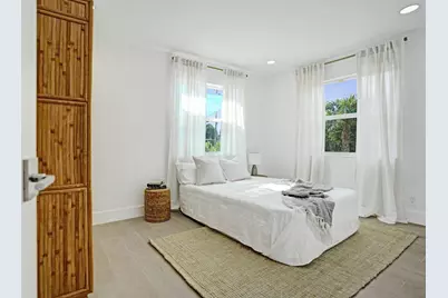 126 SW 7th Avenue, Delray Beach, FL 33444 - Photo 24