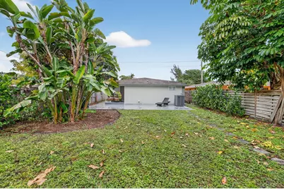 698 NE 36th Street, Oakland Park, FL 33334 - Photo 22