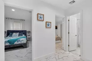 698 NE 36th St, Oakland Park, FL 33334 - Photo 6