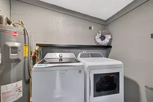 698 NE 36th St, Oakland Park, FL 33334 - Photo 18