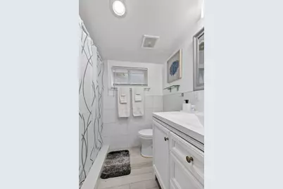 698 NE 36th Street, Oakland Park, FL 33334 - Photo 12