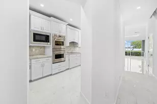 88 N Lakeshore Dr, Hypoluxo, FL 33462 - Photo 14