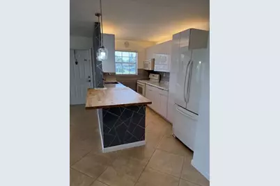 115 Lakes End Drive #Apt D, Fort Pierce, FL 34982 - Photo 6