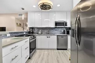 209 Somerset K, West Palm Beach, FL 33417 - Photo 8