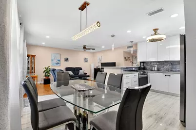 209 Somerset K, West Palm Beach, FL 33417 - Photo 4