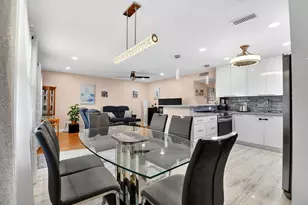 209 Somerset K, West Palm Beach, FL 33417 - Photo 4