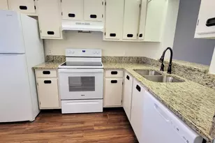 3105 SE Aster Ln, Stuart, FL 34994 - Photo 6