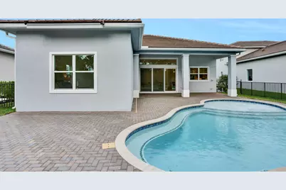 114 SE Palma Street, Port Saint Lucie, FL 34984 - Photo 8
