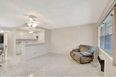 70 Camden C, West Palm Beach, FL 33417 - Photo 2