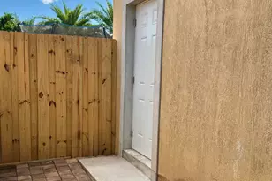 657 SE 30th Terrace, Homestead, FL 33033 - Photo 2