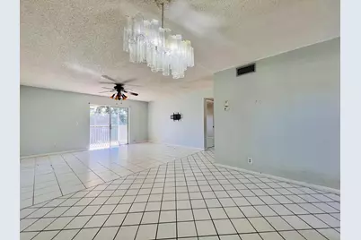 209 Oxford 200, West Palm Beach, FL 33417 - Photo 2