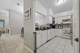 6194 Pine Tree Ln, Tamarac, FL 33319 - Photo 18