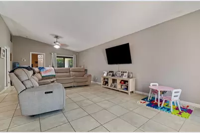 6194 Pine Tree Lane #D, Tamarac, FL 33319 - Photo 14