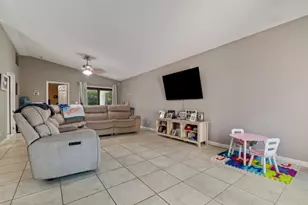 6194 Pine Tree Ln, Tamarac, FL 33319 - Photo 14