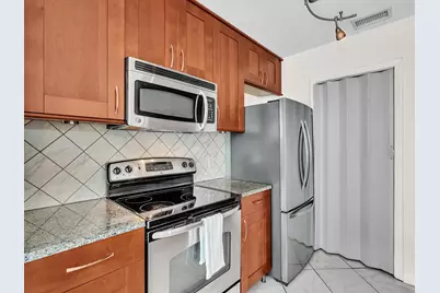 815 W Boynton Beach Boulevard #16-205, Boynton Beach, FL 33426 - Photo 16