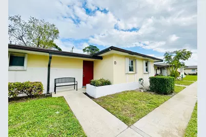 2878 Ashley Drive E #G, West Palm Beach, FL 33415 - Photo 2