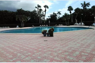 2878 Ashley Drive E #G, West Palm Beach, FL 33415 - Photo 32