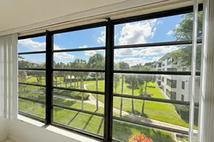 3826 Whitehall Dr, West Palm Beach, FL 33401 - Photo 8