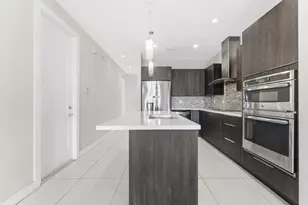 10220 NW 63rd Terrace, Doral, FL 33178 - Photo 6