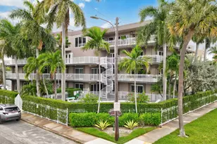 129 S Golfview Rd, Lake Worth Beach, FL 33460 - Photo 1