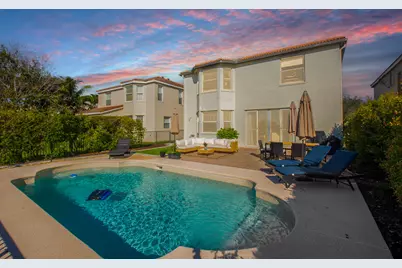 12017 SW Knightsbridge Lane, Port Saint Lucie, FL 34987 - Photo 2