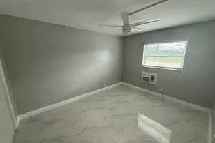 810 Lake Shore Dr, Lake Park, FL 33403 - Photo 10