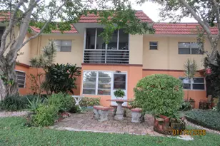 105 Oxford 100, West Palm Beach, FL 33417 - Photo 10