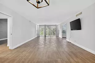 545 Oaks Ln, Pompano Beach, FL 33069 - Photo 8