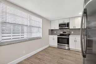 545 Oaks Ln, Pompano Beach, FL 33069 - Photo 6