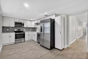 545 Oaks Ln, Pompano Beach, FL 33069 - Photo 2