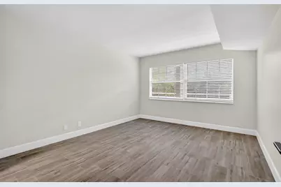 545 Oaks Lane #409, Pompano Beach, FL 33069 - Photo 16