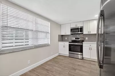 545 Oaks Lane #409, Pompano Beach, FL 33069 - Photo 6