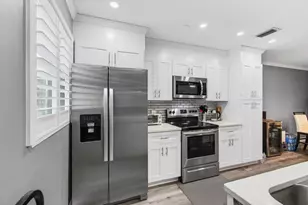 1320 High Point Pl S, Delray Beach, FL 33445 - Photo 14