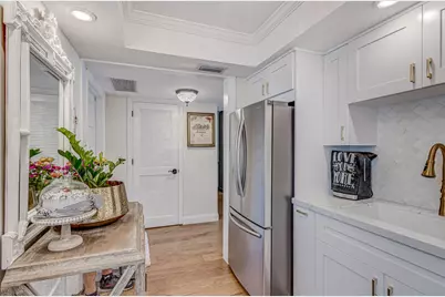 5560 Tamberlane Circle #127, Palm Beach Gardens, FL 33418 - Photo 8