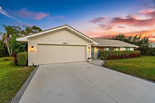 3881 SE Fairway W, Stuart, FL 34997 - Photo 4