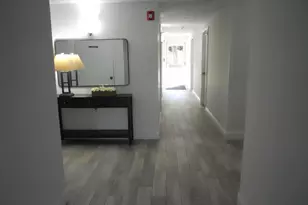 250 NE 20th St, Boca Raton, FL 33431 - Photo 8