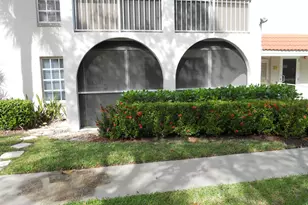 250 NE 20th St, Boca Raton, FL 33431 - Photo 1