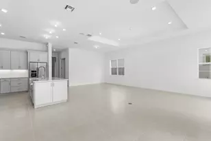 10717 Northbrook Cir, Palm Beach Gardens, FL 33412 - Photo 6