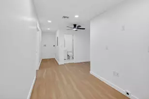 379 NW 23rd St, Boca Raton, FL 33431 - Photo 32