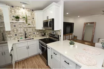 112 Salisbury #E, West Palm Beach, FL 33417 - Photo 2
