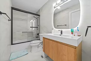 2451 NE 199th St, Miami, FL 33180 - Photo 32
