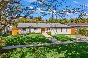 2451 NE 199th St, Miami, FL 33180 - Photo 46